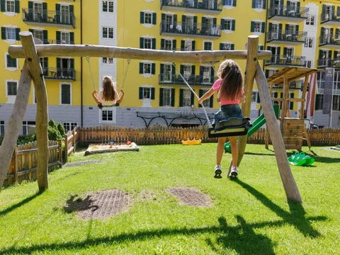 Spielplatz direkt am Haus